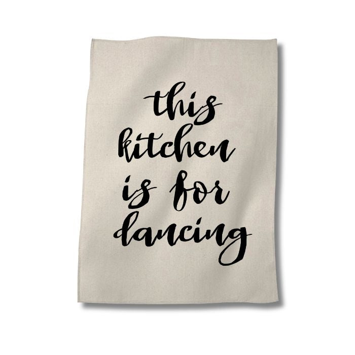 Naturfarbenes Geschirr Tuch mit dem Spruch "This kitchen is for dancing" in Siebdruck