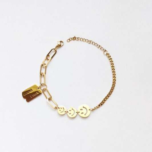 Schmuckstück mit positiver Ausstrahlung in Goldoptik