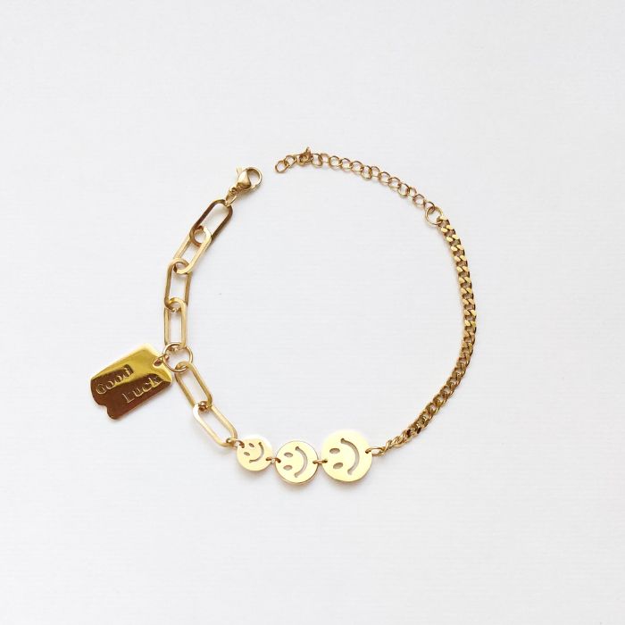 Schmuckstück mit positiver Ausstrahlung in Goldoptik