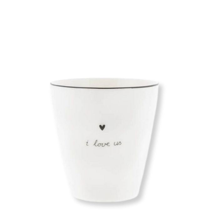 Bastion Collections Steinzeug Becher Weiss mit Schriftzug I Love Us – Vorderansicht