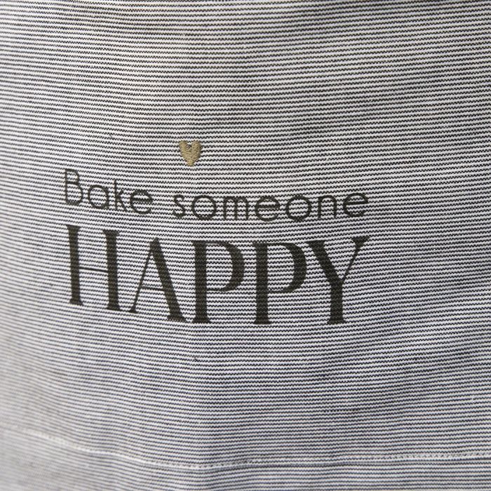 Bastion Collections Detailansicht der Schürze Bake someone happy