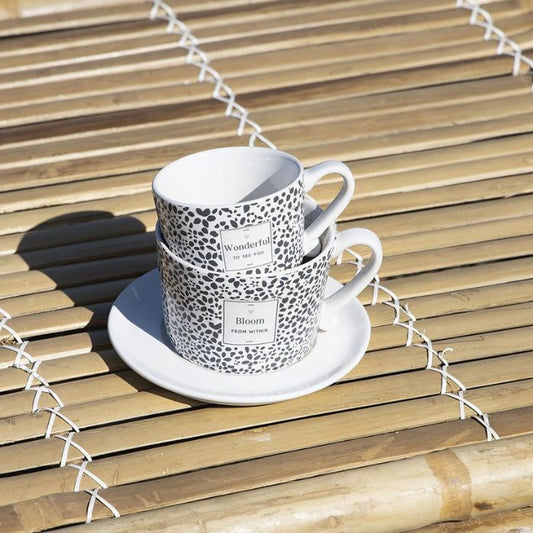 Bastion Collections Tasse Wonderful to see you dekoriert auf einem Tisch