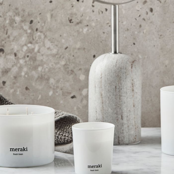 Frische Atmosphäre mit Meraki Duftkerze Fresh Linen im Wohnraum