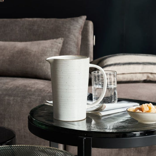 House Doctor - Kanne Pion auf einem skandinavisch gedeckten Frühstückstisch