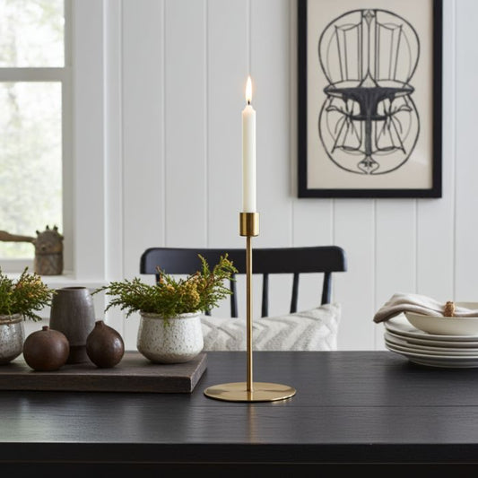 Ambiente Ansicht des rustikalen Messing Kerzenhalters Anit von House Doctor