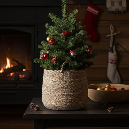 House Doctor - Weihnachtliche Stimmung mit dem geflochtenen Korb Hang