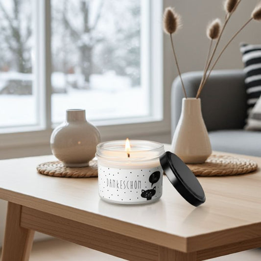 Statement Kerze im Glas – Dankeschön in Ambiente Stimmung auf einem Tisch