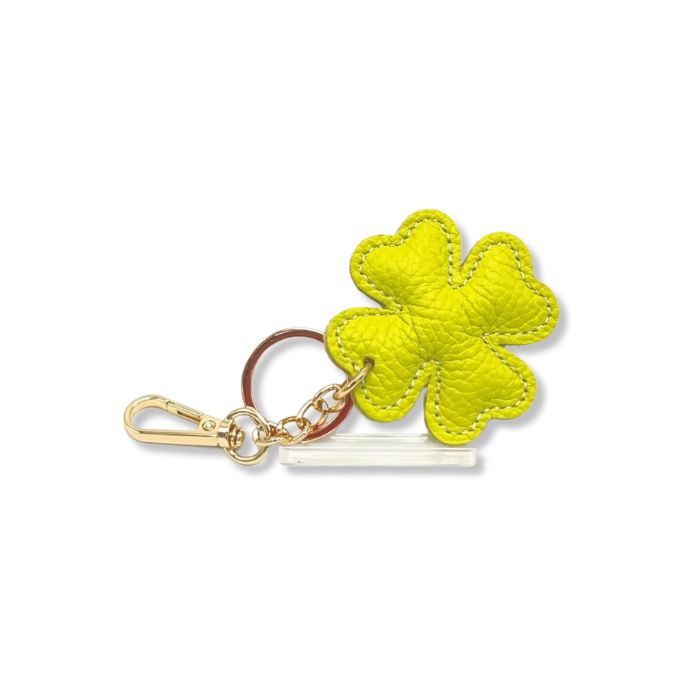 Leder-Schlüsselanhänger Glücksklee aus Italien in Limette mit goldfarbenem Schlüsselring