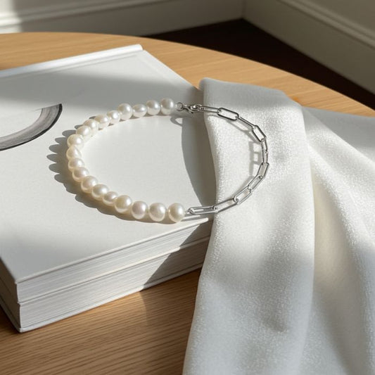 Perlen Armband Messina - 925er Sterling Silber mit Perlen Iin Ambiente