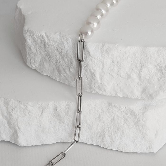 Filigranes Perlenarmband „Messina“ aus 925er Silber, frontal fotografiert