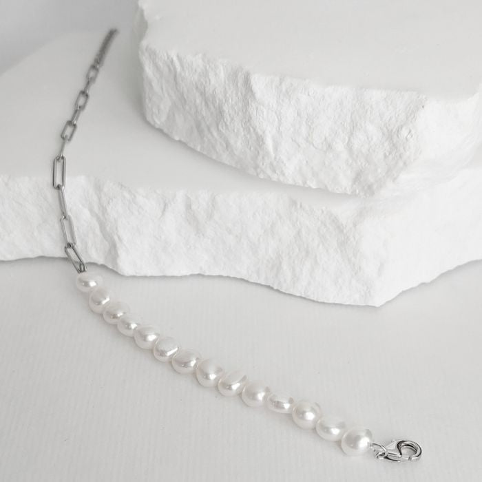 Perlenarmband „Messina“ elegant präsentiert in Schmuckbox