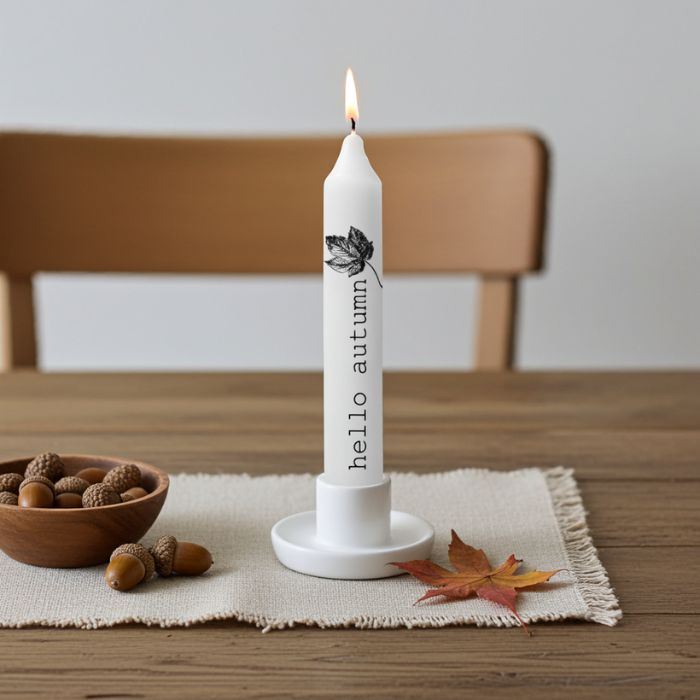 Mekea Stabkerze Hello Autumn Blatt Weiß 21 cm handveredelt in herbstlichem Ambiente