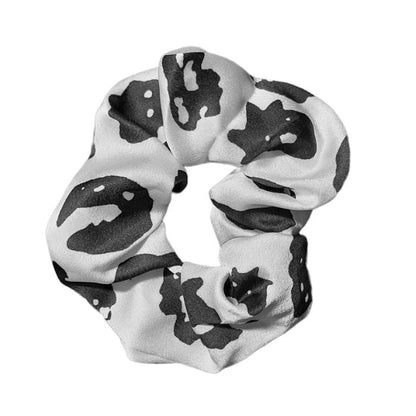 Weisser Scrunchie mit schwarzem Akzent