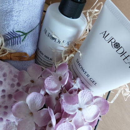 Aurodhea Eselsmilch Pflegeset liebevoll arrangiert als Geschenkset