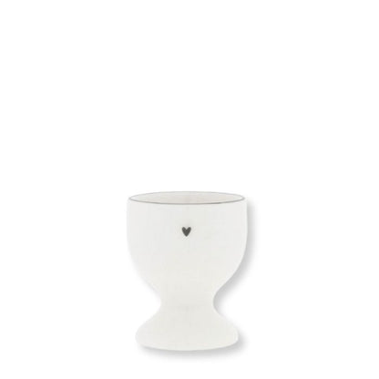Bastion Collections Keramik Eierbecher Weiss mit schwarzem Herz – Vorderansicht
