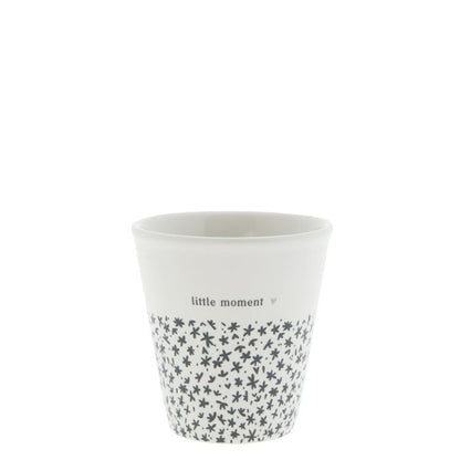 Bastion Collections Espresso-Becher Paperlook White Little Mo weiss mit feinem schwarzem Muster – Vorderansicht