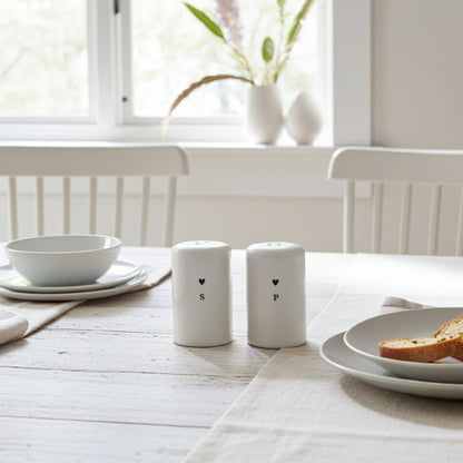 Bastion Collections Salz- und Pfefferstreuer Set in weisser Ambiente Stimmung