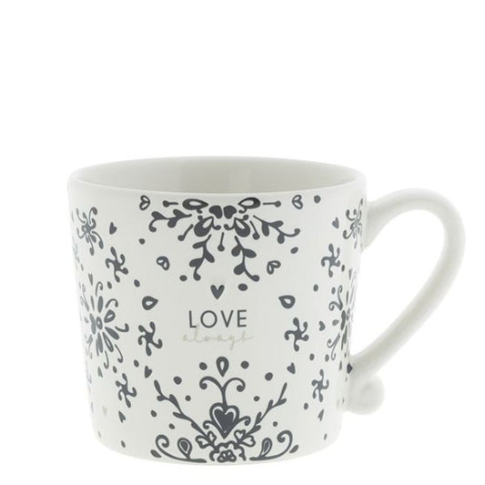 Bastion Collections Tasse Love always in Weiss mit schwarzer Schrift – Vorderansicht