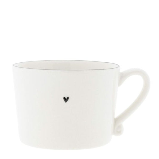 Bastion Collections Tasse Weiss mit schwarzem Rand und Herz – Vorderansicht