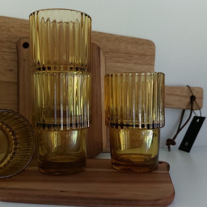 House Doctor Gläser Rills in Amber-bernsteinfarbener Optik - Wohnambiente