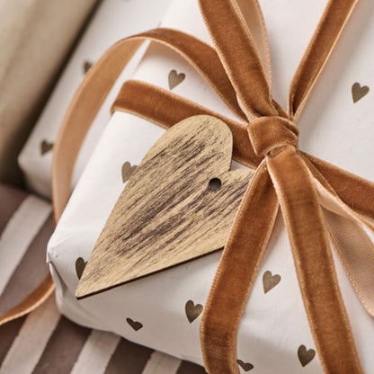 IB Laursen Papierrolle Braun mit Herzmotiv 5 m