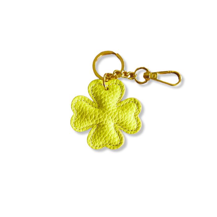Leder-Schlüsselanhänger Glücksklee aus Italien in Limette mit goldfarbenem Schlüsselring