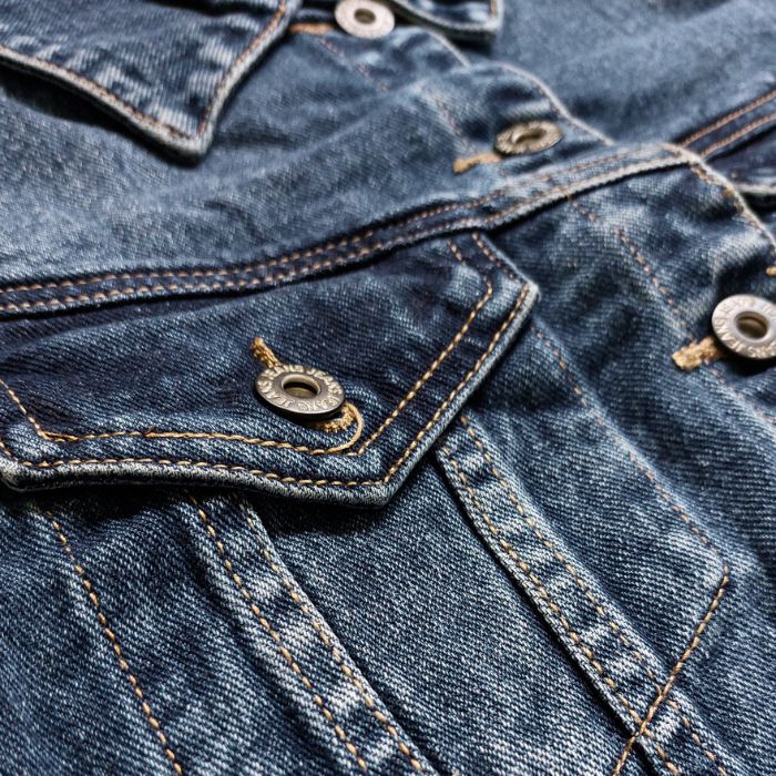 Mekea Jeansjacke Blue Wash klassischer Denim Style - Detail Ansicht Brusttasche