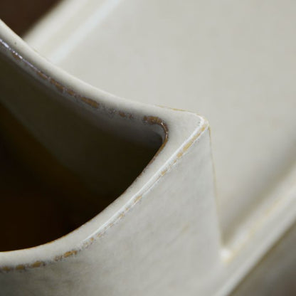 Minimalistisches Steingut-Design für Küchenaufbewahrung von Meraki