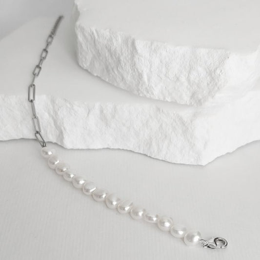 Perlenarmband „Messina“ elegant präsentiert in Schmuckbox