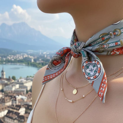 Twilly Bandana Herz Gruen Orange Rot als Halsband getragen Mekea