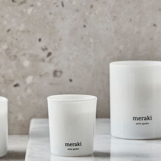 Duftkerze White Garden von Meraki im stilvollen Wohnambiente